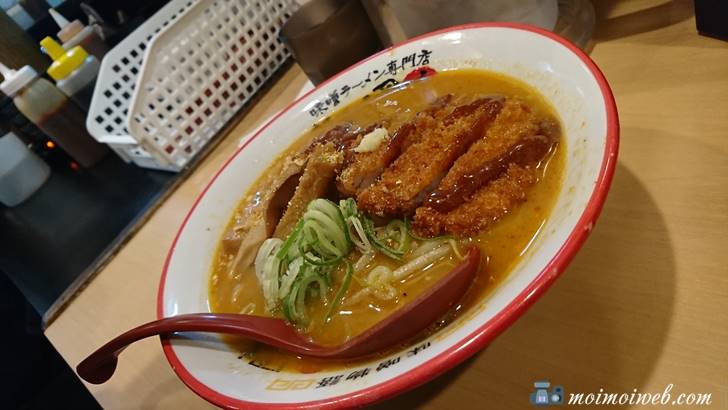 北海道百年味噌　味噌カツラーメン