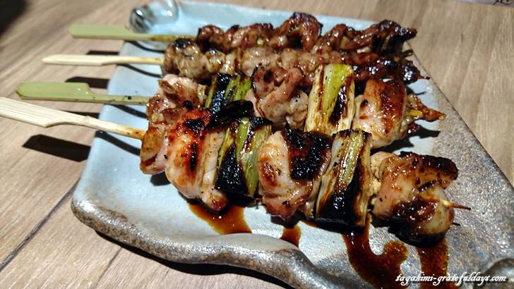 門戸厄神駅近くで馬刺しも食べれる焼き鳥屋、とりひげに行く！