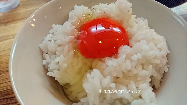 甲東園で麺屋なる戸の油そばを食べる!スープを卵かけご飯にかけると美味しい